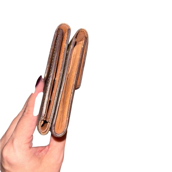 Louis Vuitton Monogram Elise Wallet - Picture 4 of 7